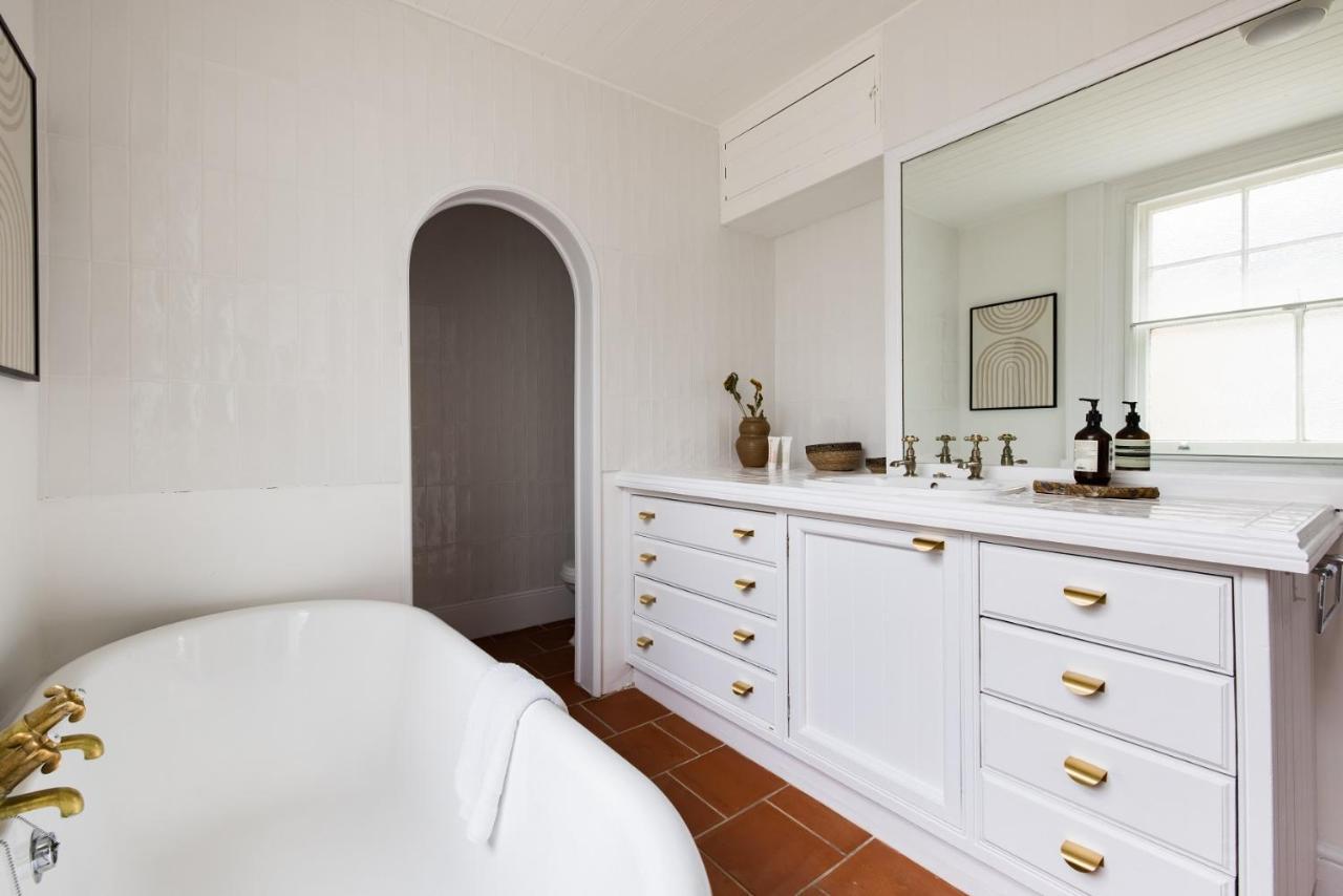 Апартаменты The London Bridge Escape - Stylish 2Bdr House In The Heart Of Лондон Экстерьер фото