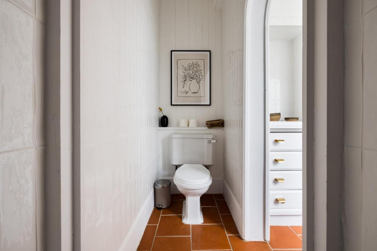 Апартаменты The London Bridge Escape - Stylish 2Bdr House In The Heart Of Лондон Экстерьер фото