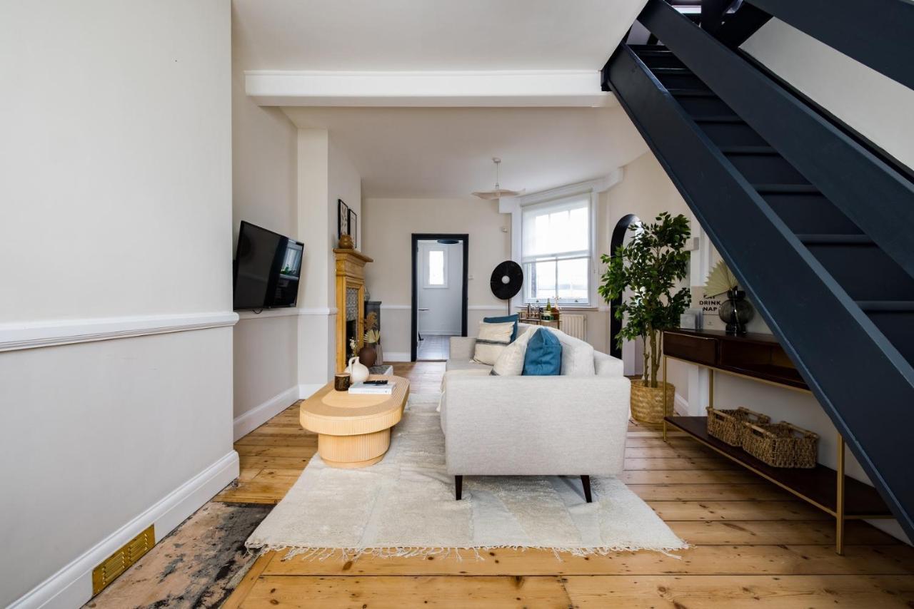 Апартаменты The London Bridge Escape - Stylish 2Bdr House In The Heart Of Лондон Экстерьер фото
